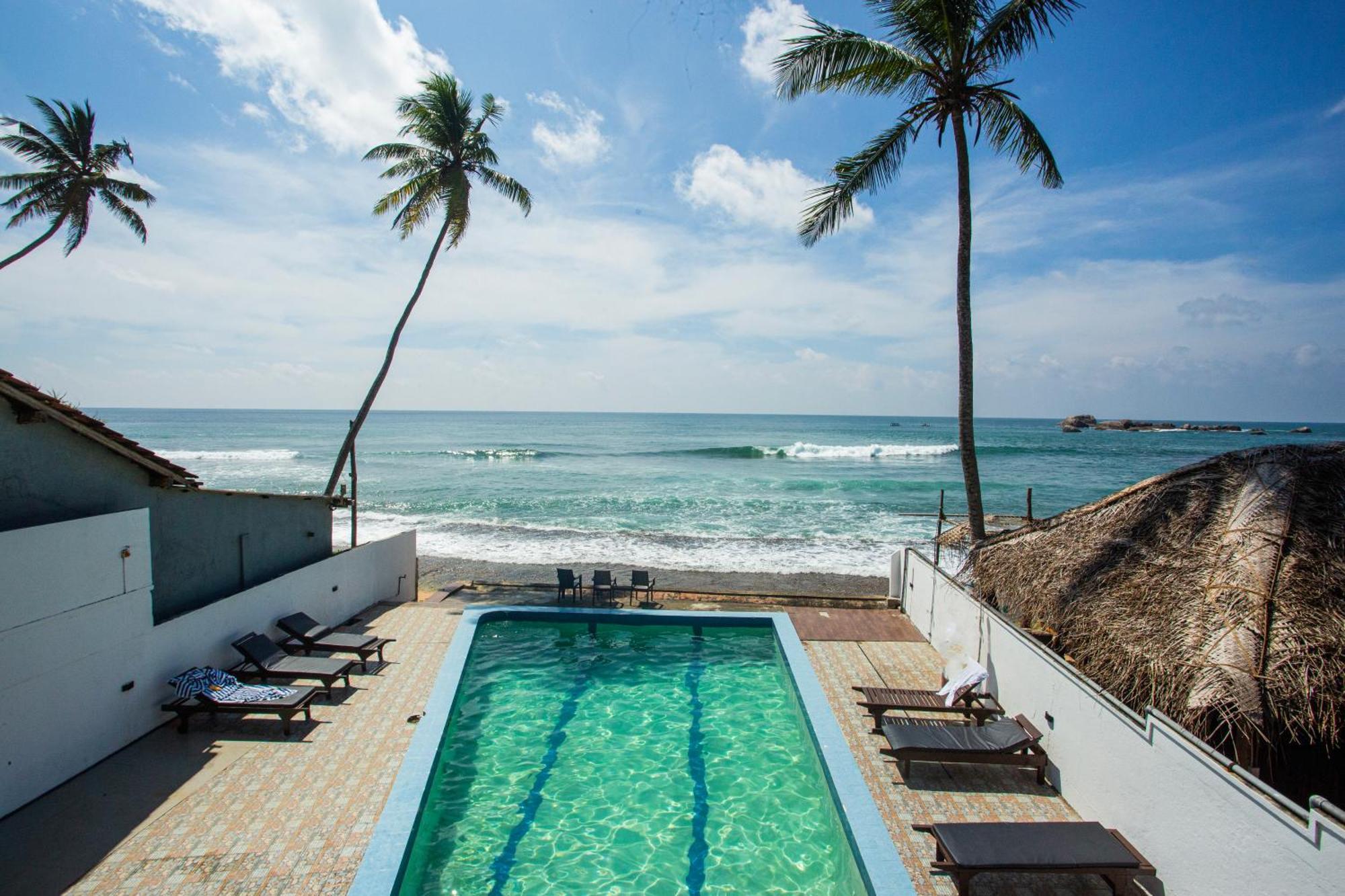 Lucky Seven Hikkaduwa Hotel Bagian luar foto