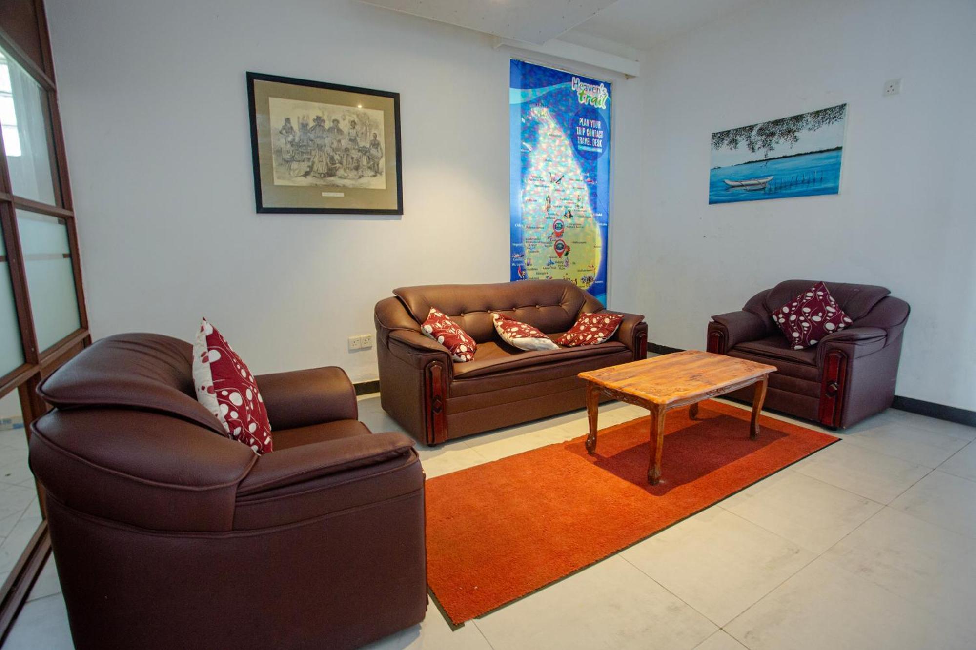 Lucky Seven Hikkaduwa Hotel Bagian luar foto
