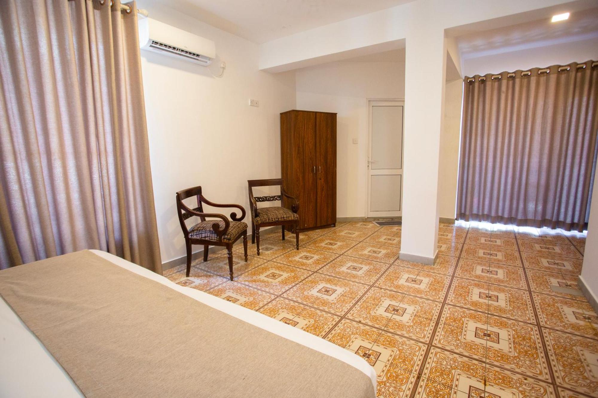 Lucky Seven Hikkaduwa Hotel Bagian luar foto