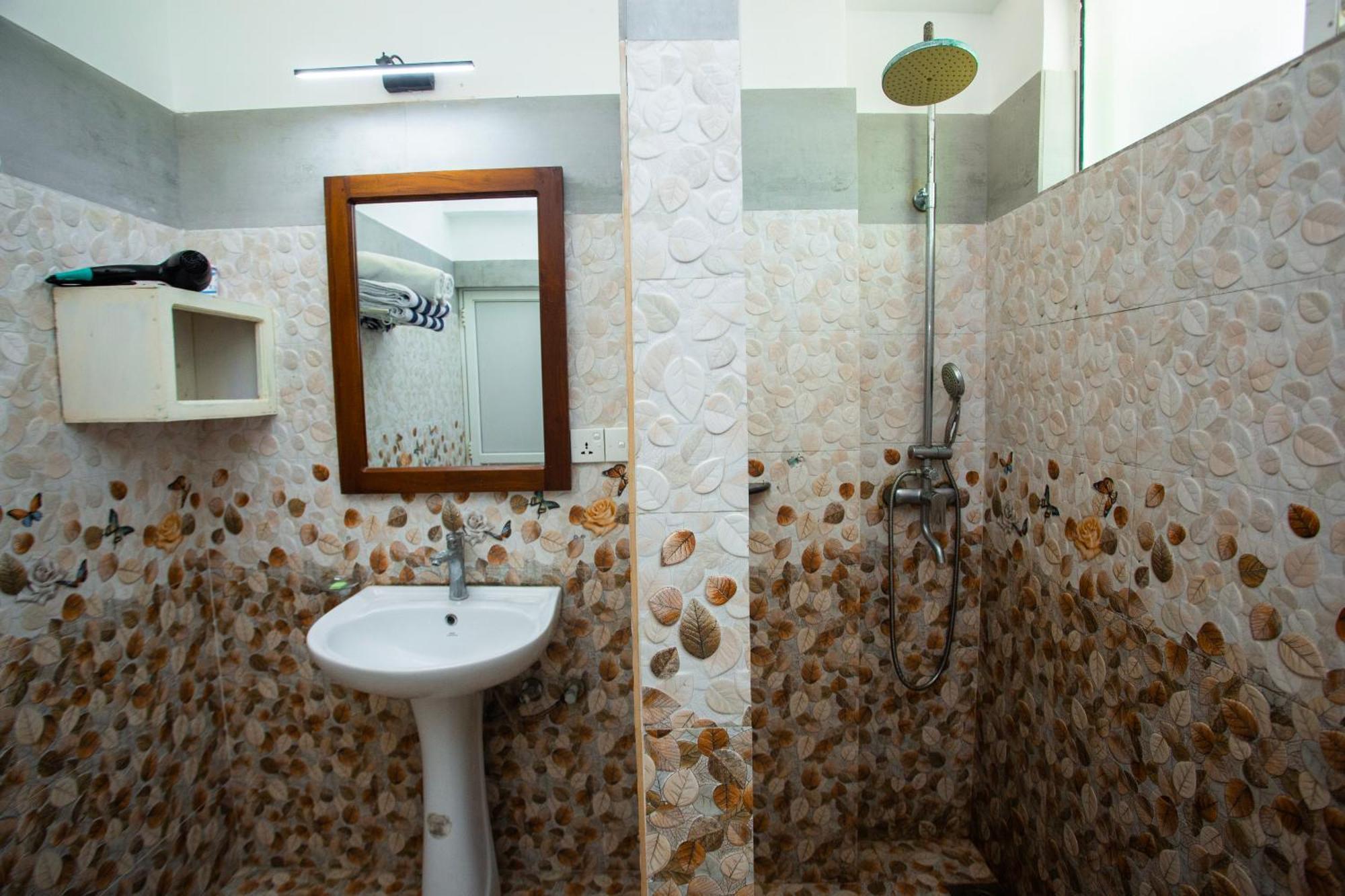 Lucky Seven Hikkaduwa Hotel Bagian luar foto