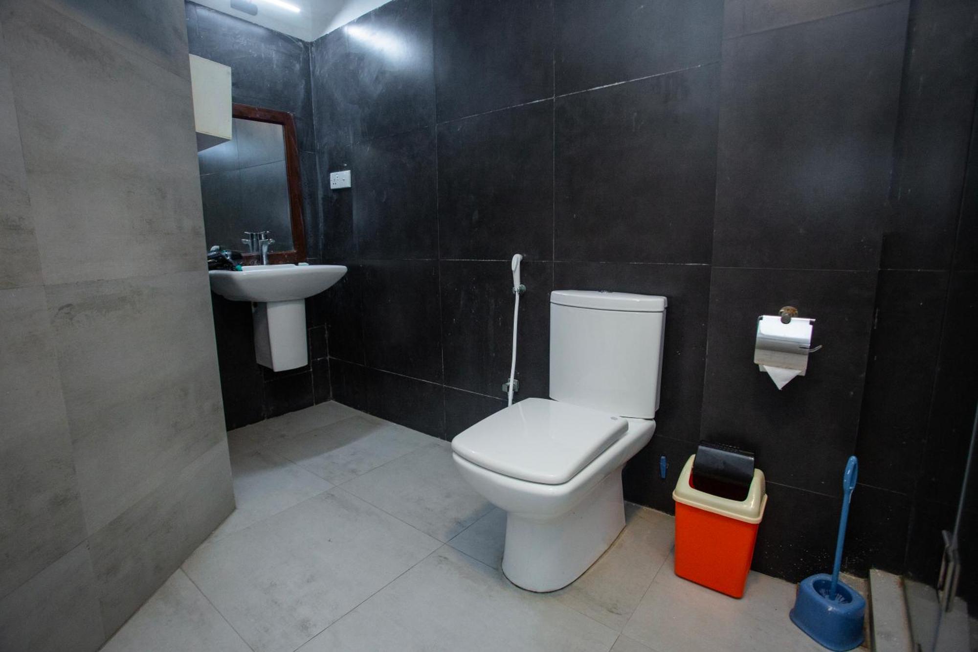 Lucky Seven Hikkaduwa Hotel Bagian luar foto