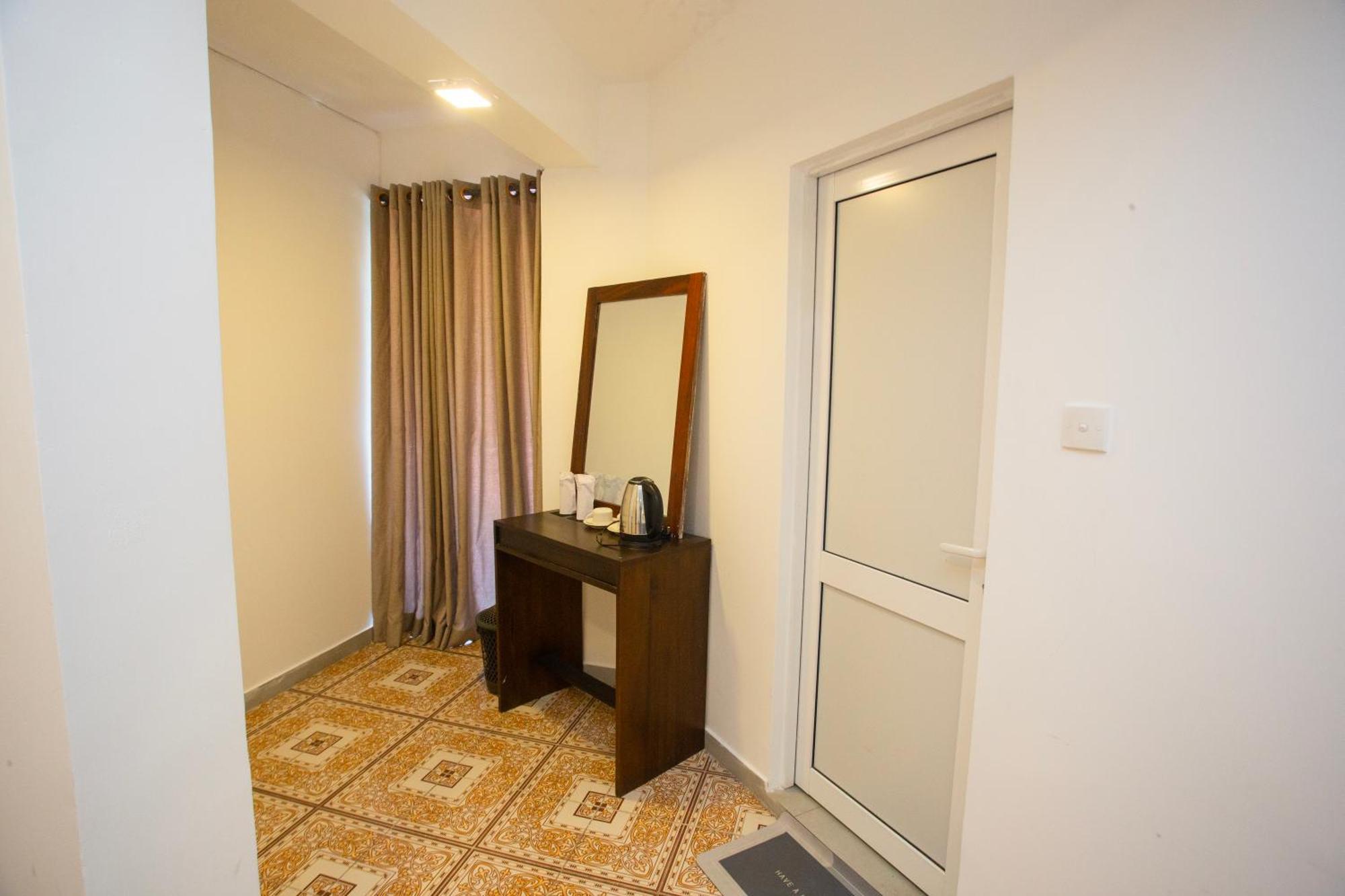 Lucky Seven Hikkaduwa Hotel Bagian luar foto
