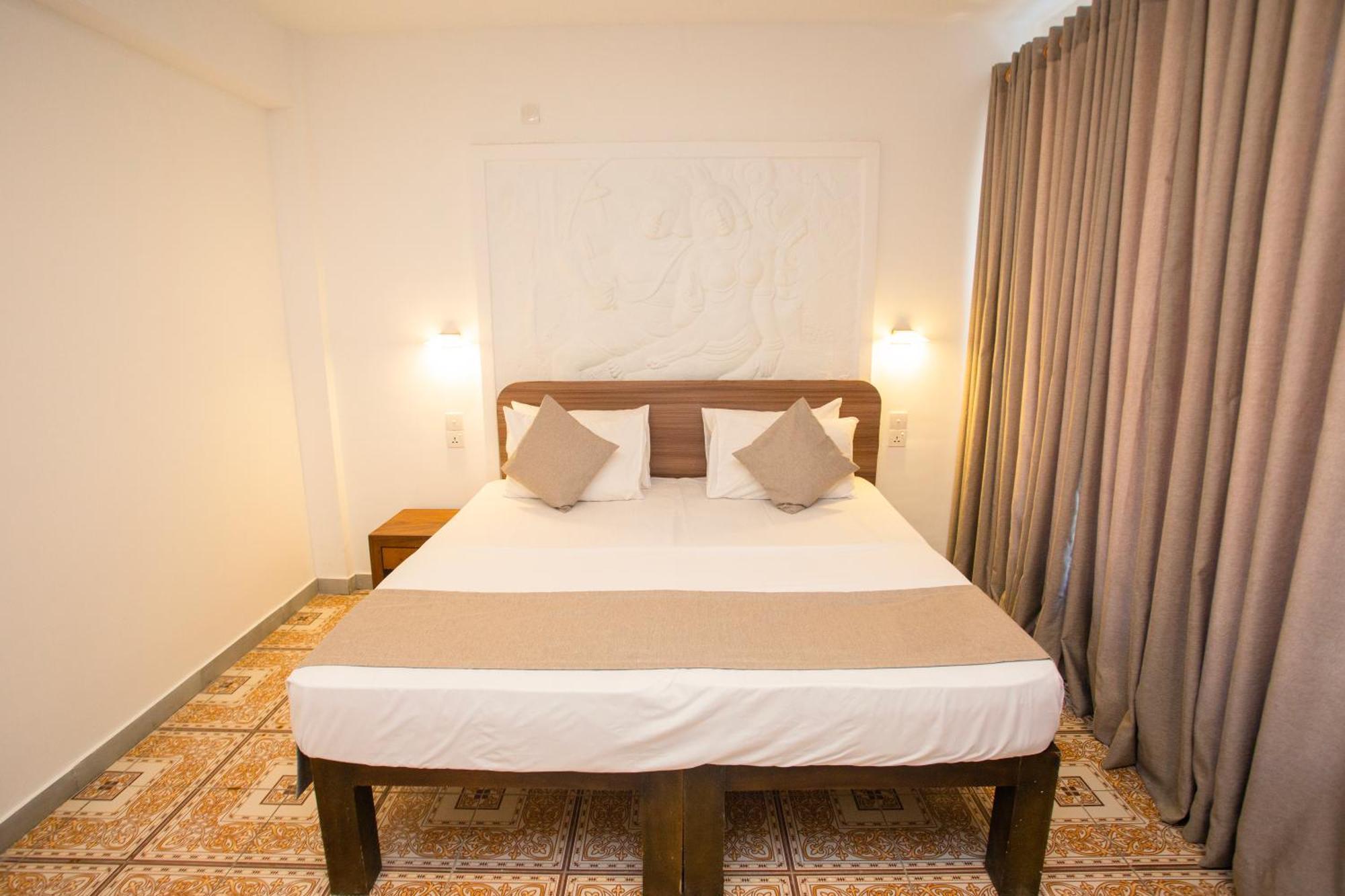 Lucky Seven Hikkaduwa Hotel Bagian luar foto