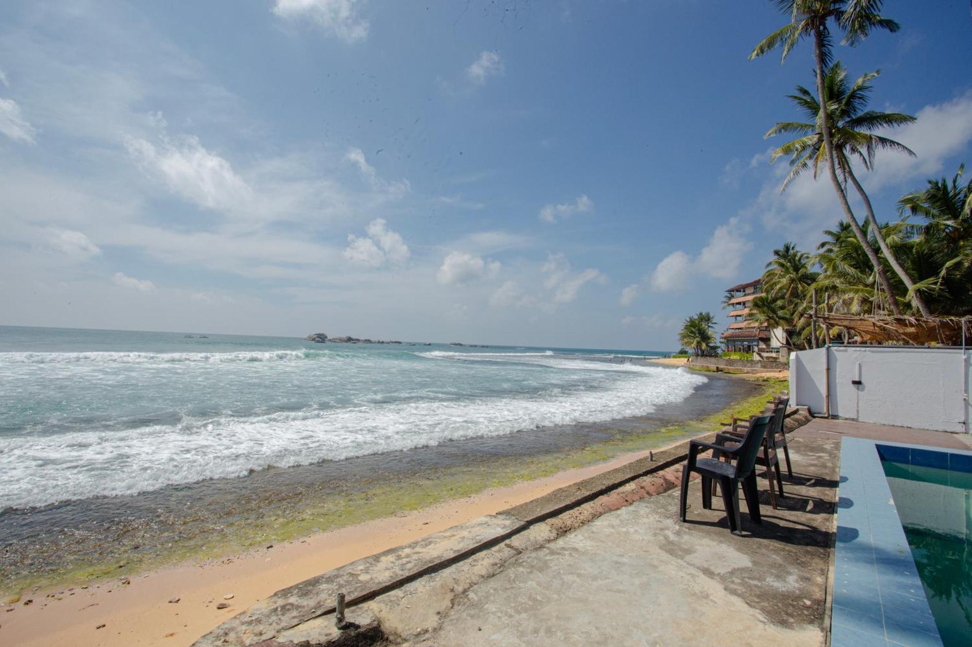 Lucky Seven Hikkaduwa Hotel Bagian luar foto
