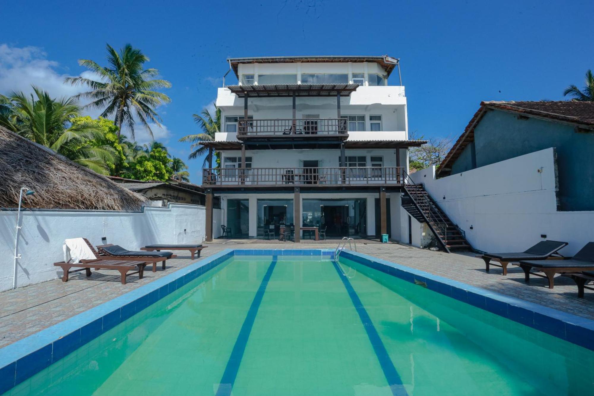 Lucky Seven Hikkaduwa Hotel Bagian luar foto