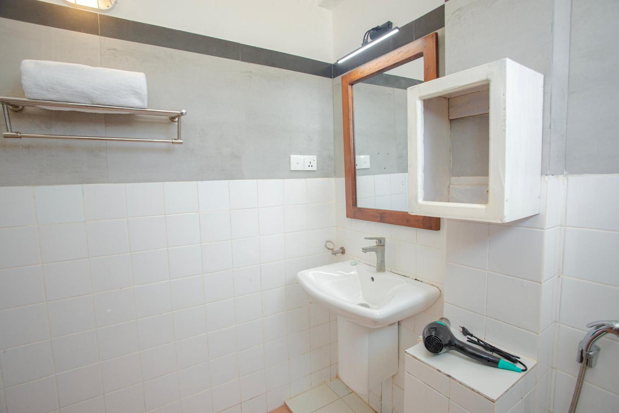 Lucky Seven Hikkaduwa Hotel Bagian luar foto