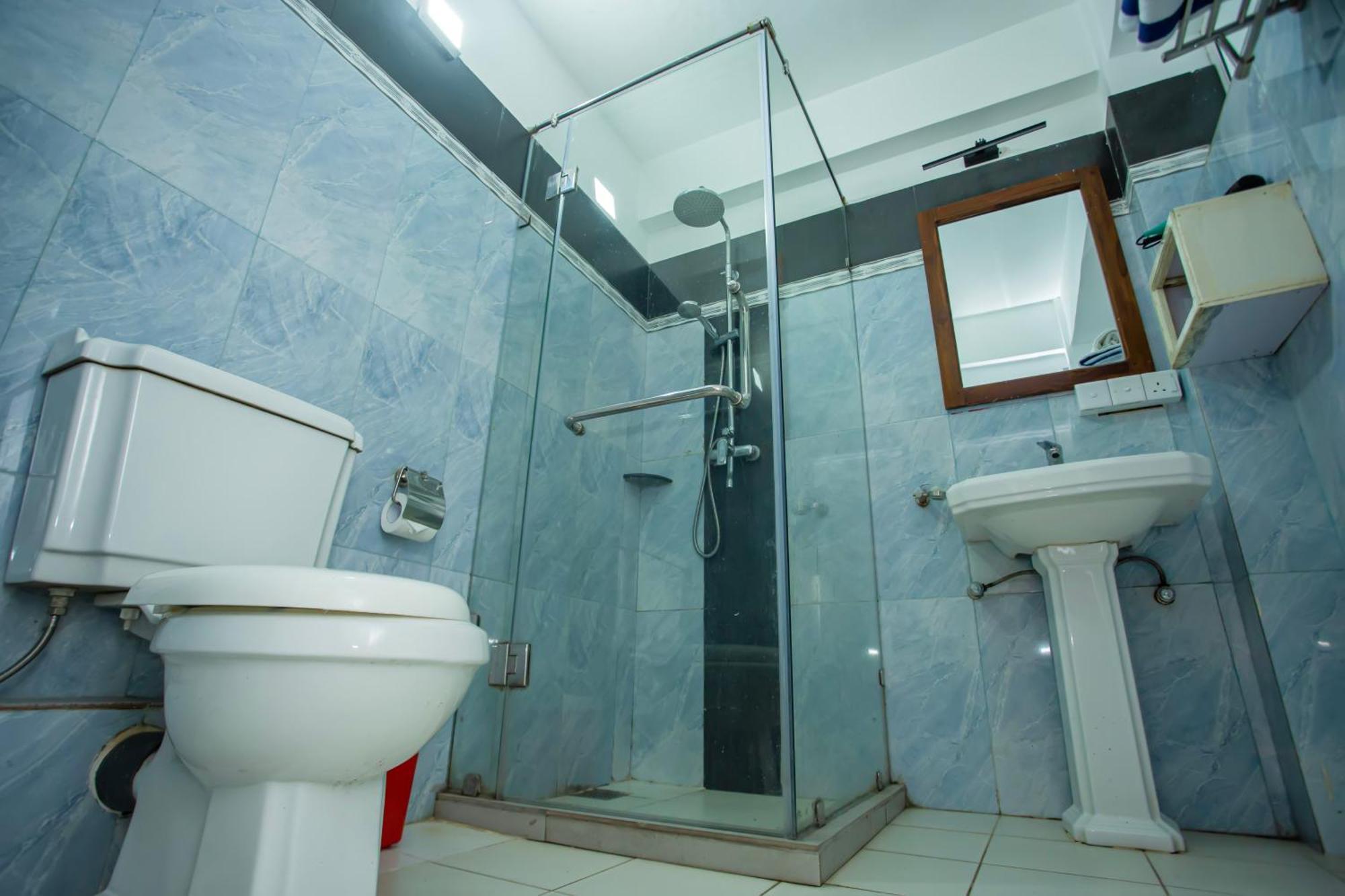 Lucky Seven Hikkaduwa Hotel Bagian luar foto